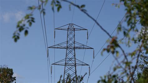 kzhent|Kent: CPRE says electricity pylons plan would 'trash' countryside.